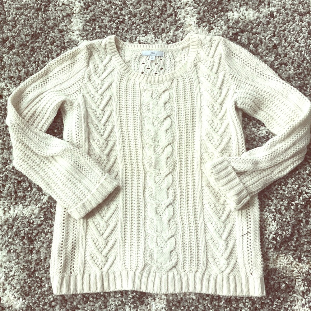 GAP EUC Women’s Cream cable knit sweater size XS